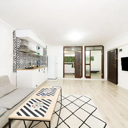 Pleasant House With Private Garden In Kaleici * Antalya